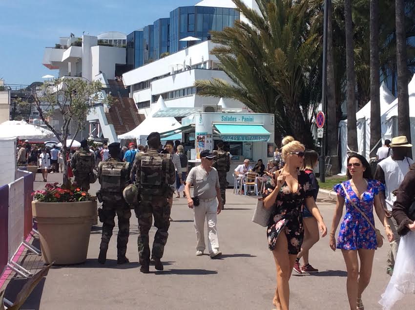  Cannes bajo control militar en prevención de acciones terroristas tras atentado en el Manchester
