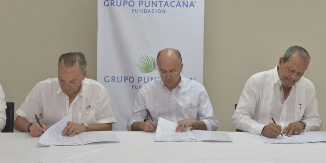  Medio Ambiente, Fundación Grupo Punta Cana y el Clúster Turístico La Altagracia firman acuerdo de entendimiento para cuidar arrecifes