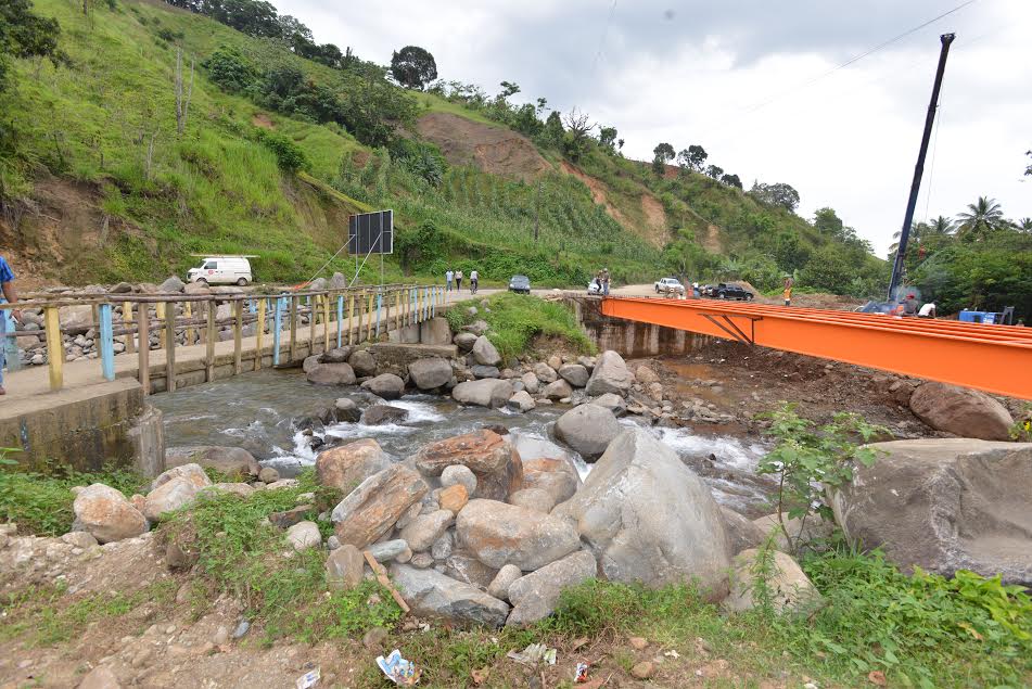  Comunitarios de La Ceibita valoran construcción de puente en río Yuboa
