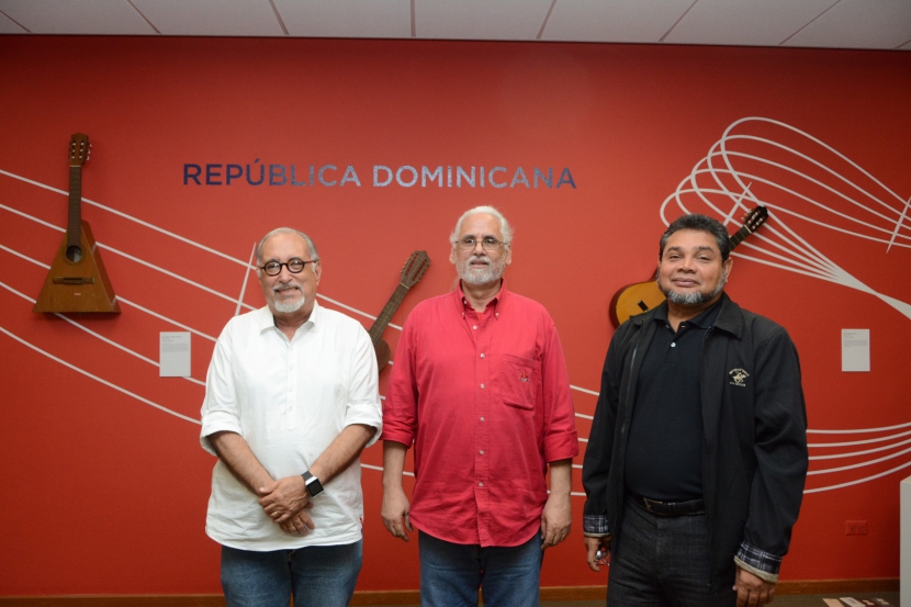  Encuentro en la Mediateca del Centro León: Cuerdas pulsadas y bachata