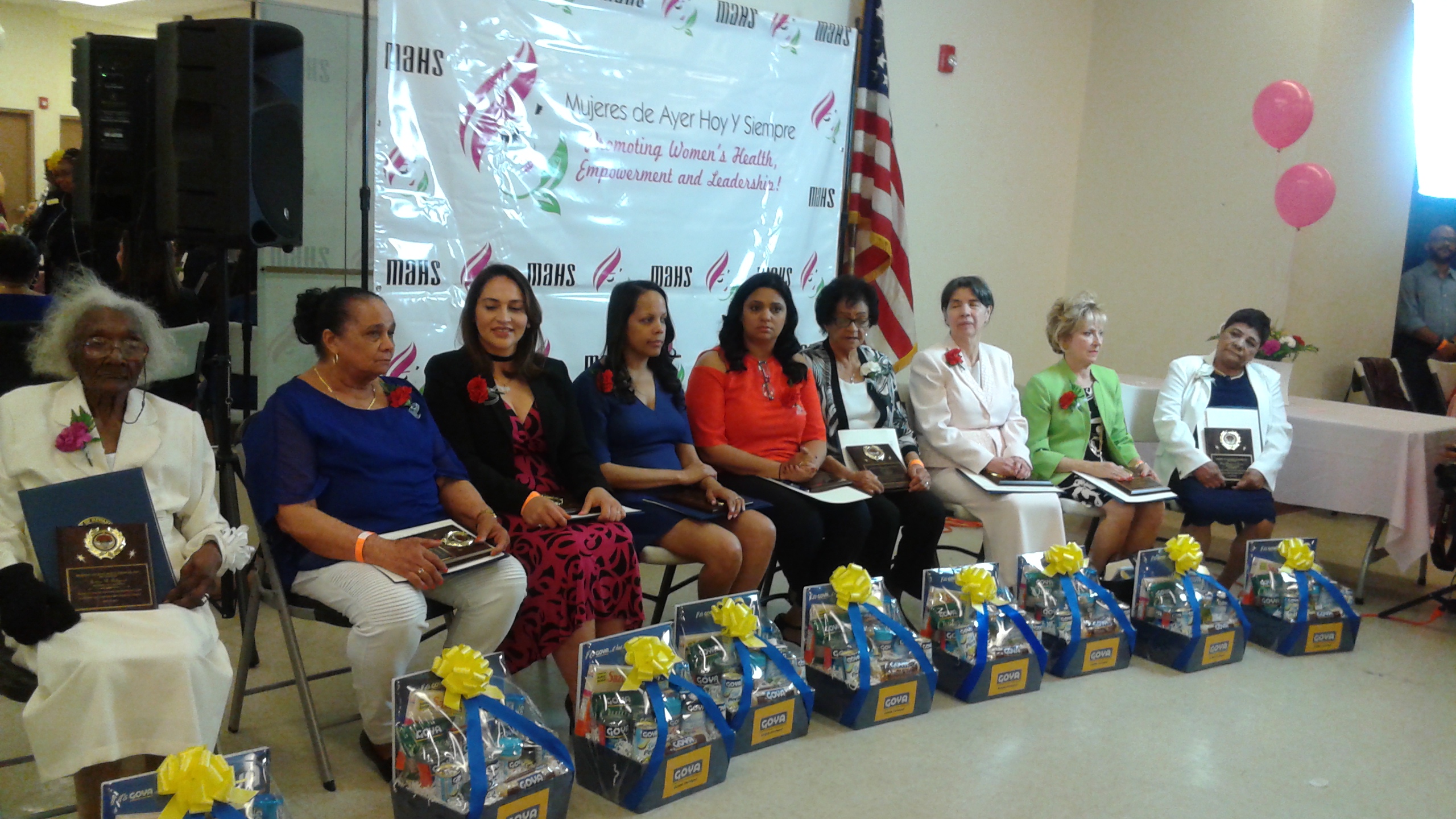  Organización Mujeres  de Ayer, Hoy y Siempre celebra Día de las Madres en Newark