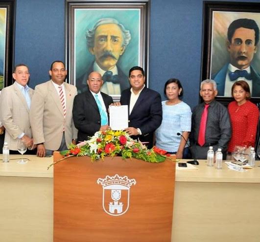  La Cooperativa Vega Real y Alcaldía Vegana firman convenio de colaboración