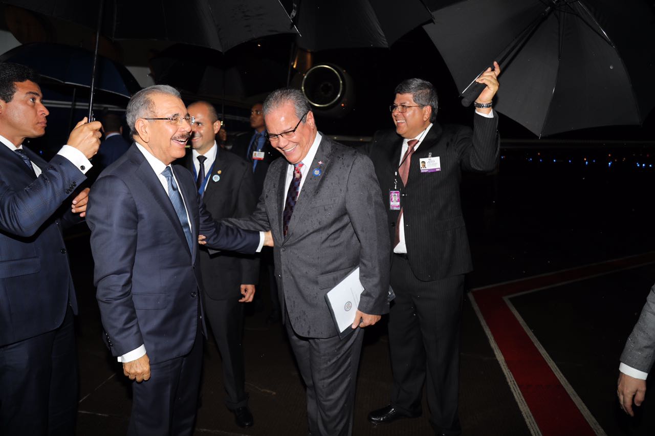  El presidente Medina llegó a Costa Rica la noche de este miércoles para cumbre del Sica