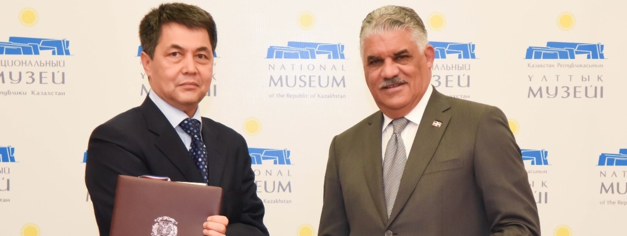  RD y Kazajistán firman acuerdo de cooperación turística