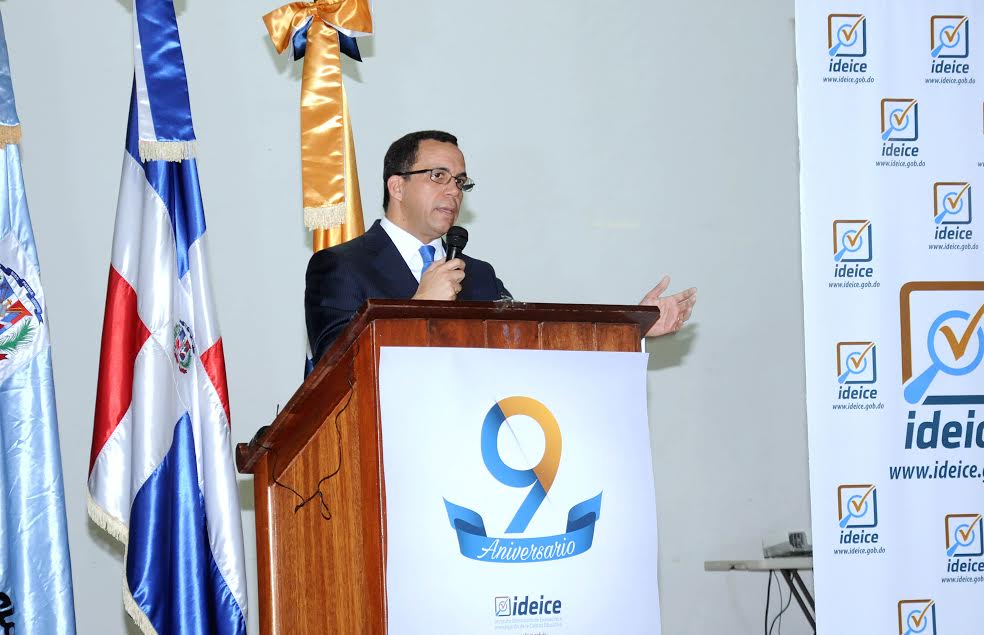  Andrés Navarro fortalecerá área de investigación para la mejora de la educación