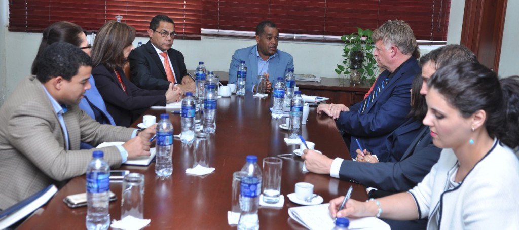 Ministerio de Trabajo y Misión OIT se reúnen para discutir formación técnica dual