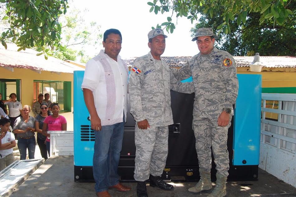  Coronel Tejada Quintana entrega planta eléctrica al Colegio PTPJERP