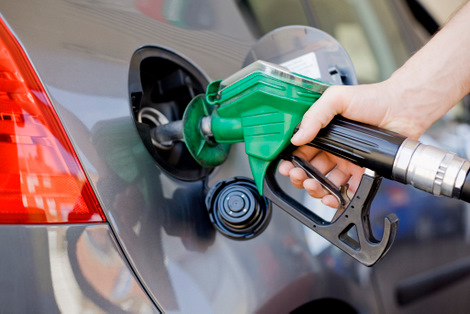  Bajan entre 1 y 2 pesos precios de los combustibles