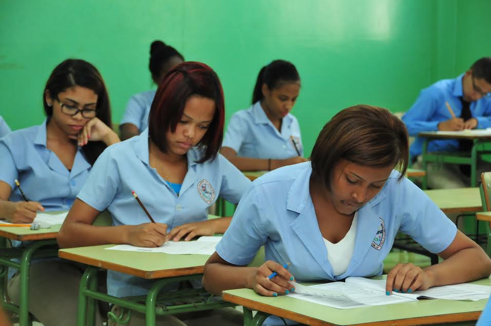  Ministerio de Educación convoca a 167,787 estudiantes de media y de básica de adultos a las Pruebas Nacionales