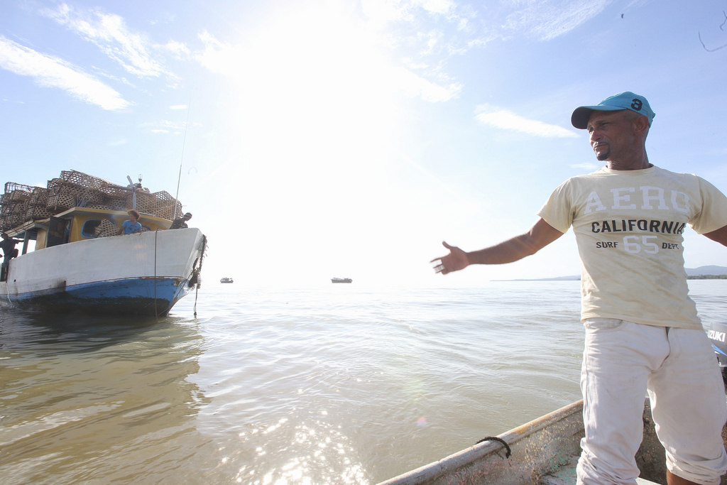  Danilo apoya a pescadores Sabana de la Mar y da seguimiento a logros arroceros de Miches