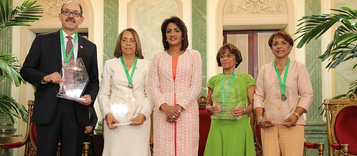  Despacho de la Primera Dama entrega Premio Pediatra del Año en cuatro categorías