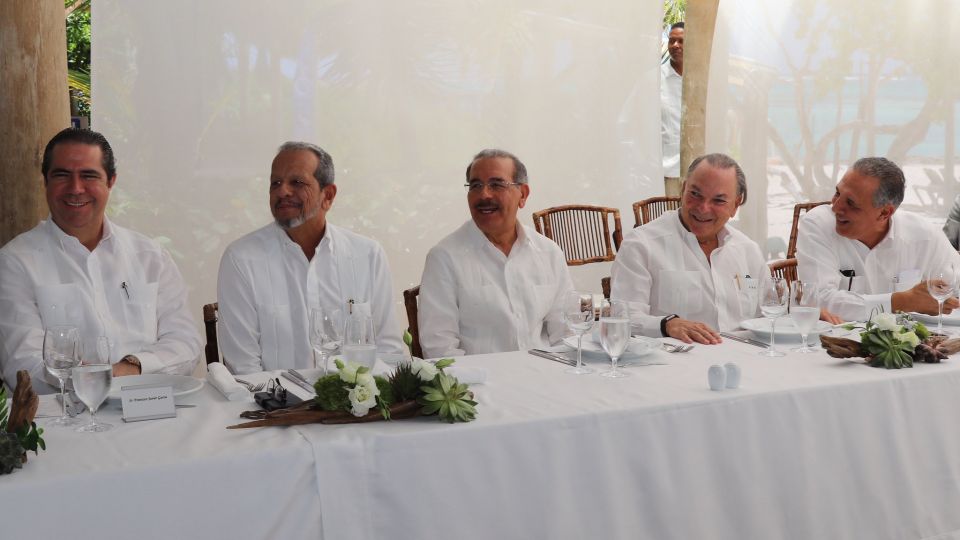  Hoteleros de la región Este reconocen a Danilo Medina el «Presidente Turismo»