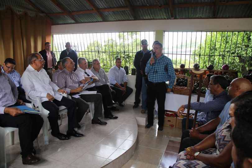  Presidente Medina resalta desarrollan siete proyectos de reforestación en la región sur a un monto de RD$7,000 millones