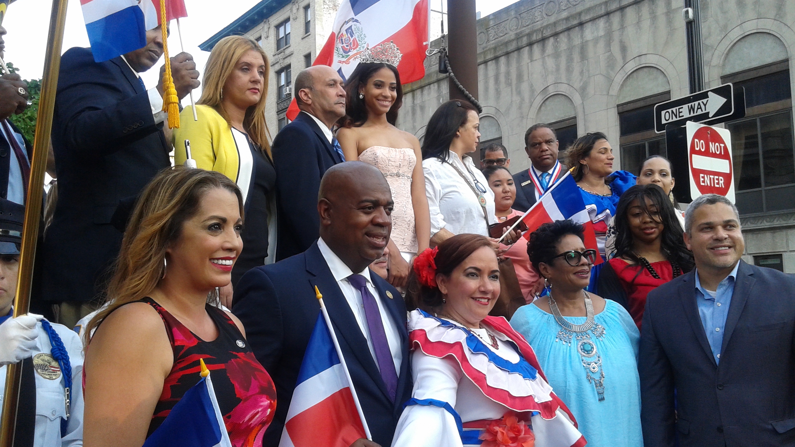  Desfile Dominicano conmemora 154 Aniversario de la Restauración de la República Dominicana en Newark