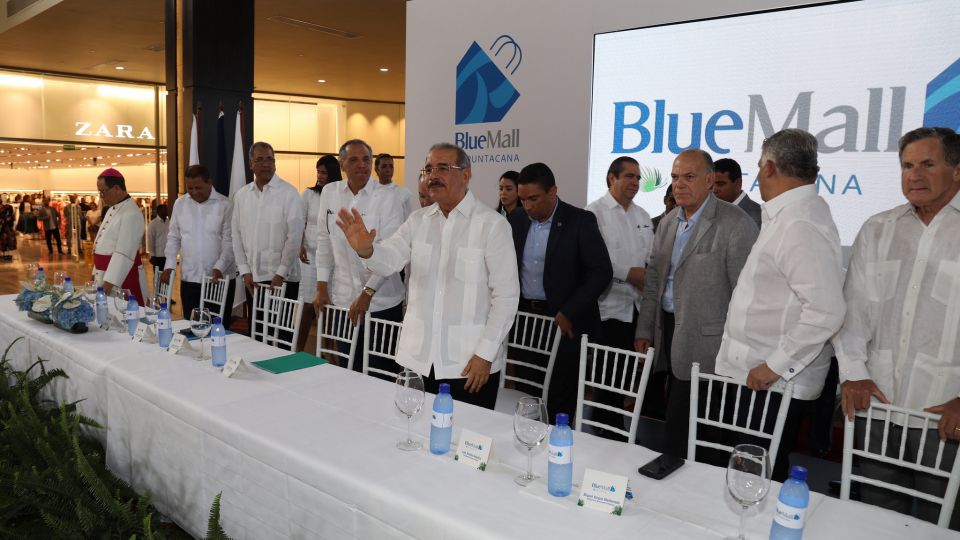  Presidente Danilo Medina asiste a inauguración BlueMall Puntacana; se generan 3,500 empleos