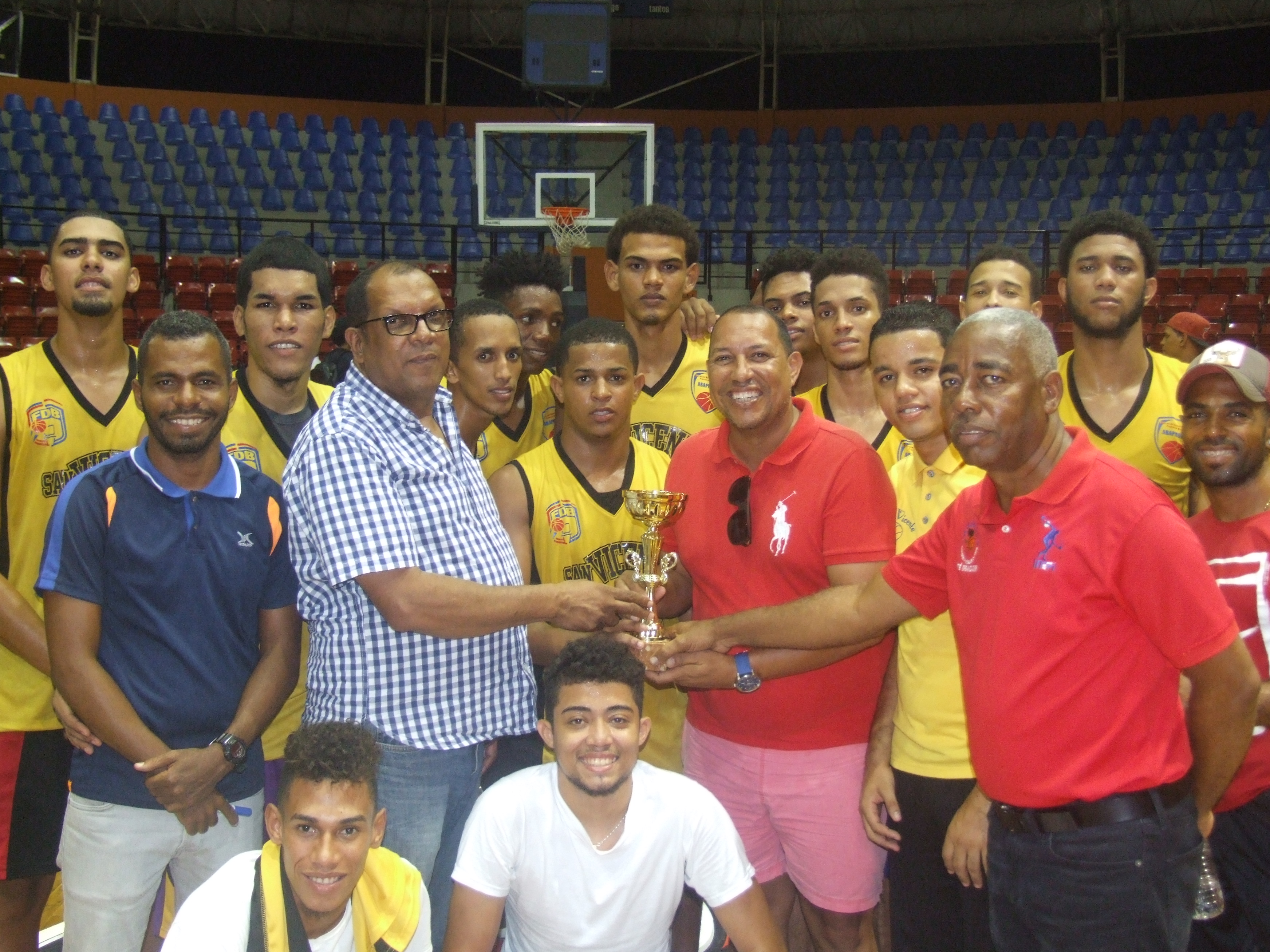  Club San Vicente campeón torneo baloncesto sub 22 provincia Duarte