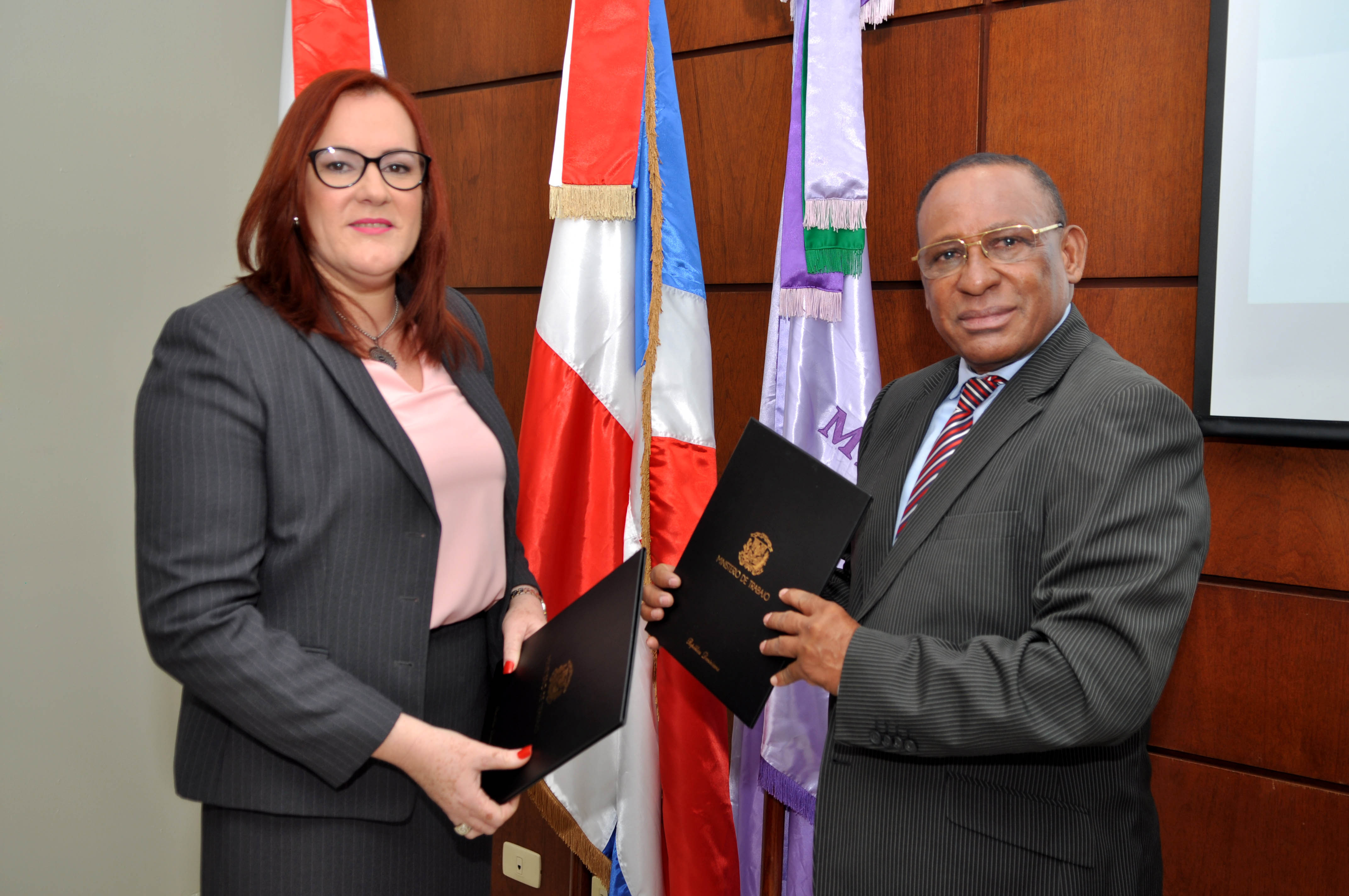  Ministerio de Trabajo y Ministerio de la Mujer firman acuerdo
