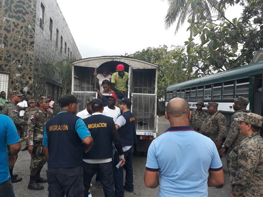  Migración detiene 410 extranjeros durante operativo de interdicción en Moca