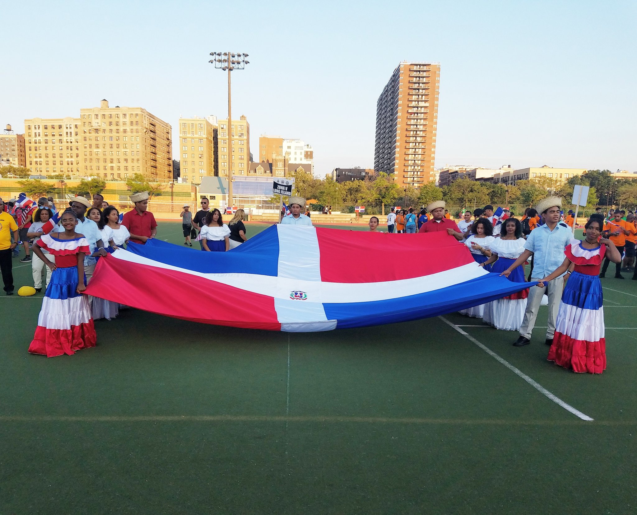  Dominicanos y extranjeros podrán hacer bachillerato en Nueva York vía internet