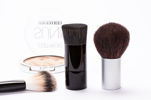  Higiene en el Maquillaje: Cómo limpiar brochas y pinceles