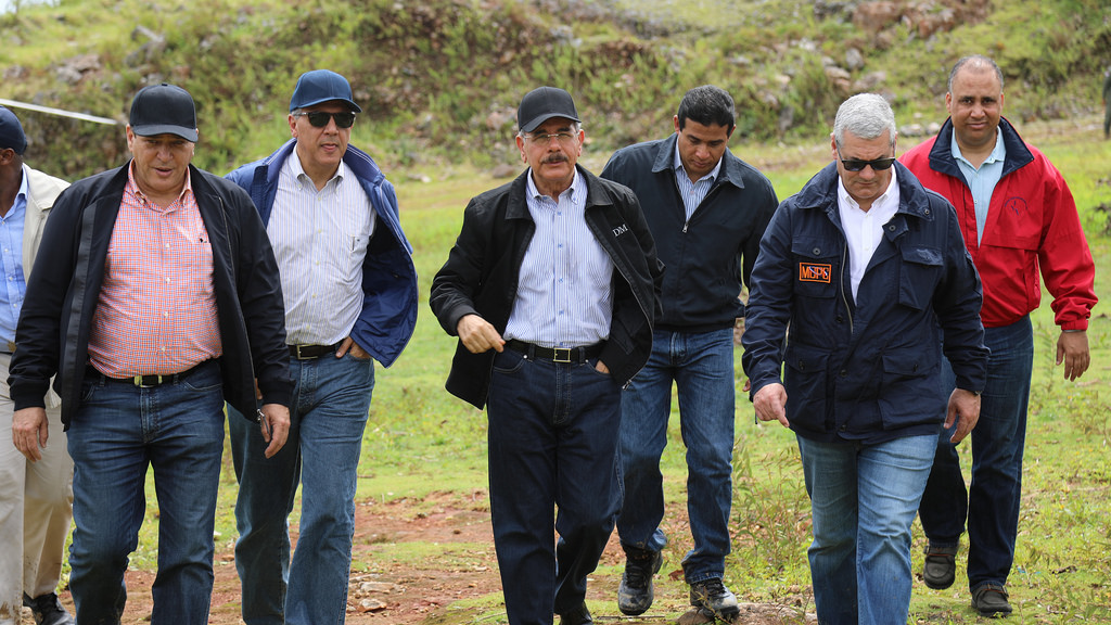  Presidente Danilo Medina recorre zonas afectadas por huracán María; escucha a la gente e instruye soluciones