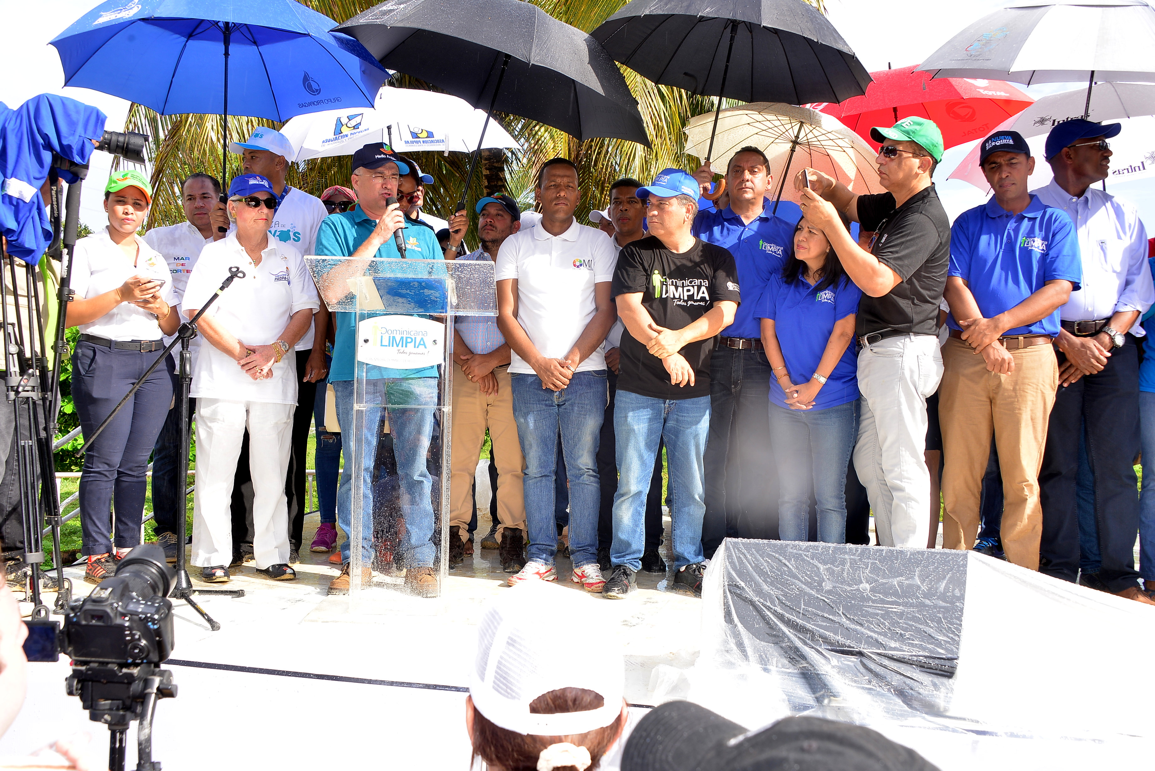  Fundación Propagas y el Grupo Propagas realizan amplio y exitoso operativo de saneamiento en playas, costas y riberas de ríos dominicanas
