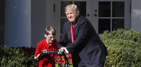  Un niño de 11 años trabaja como jardinero de la Casa Blanca