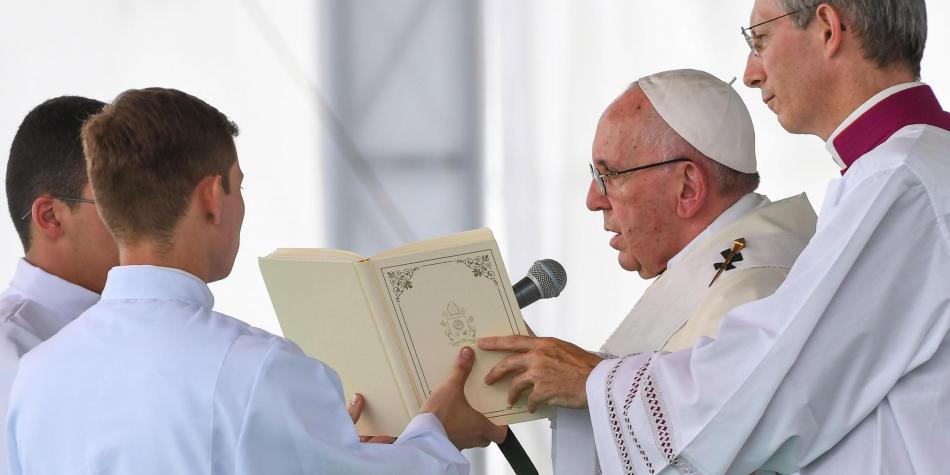  El decálogo del papa Francisco para ser un buen creyente: Evitar tentaciones, frenar la corrupción y aprender de los jóvenes son parte del mensaje