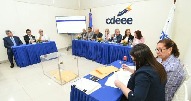  CDEEE: Diez generadoras ofertan energía a las EDE en licitación