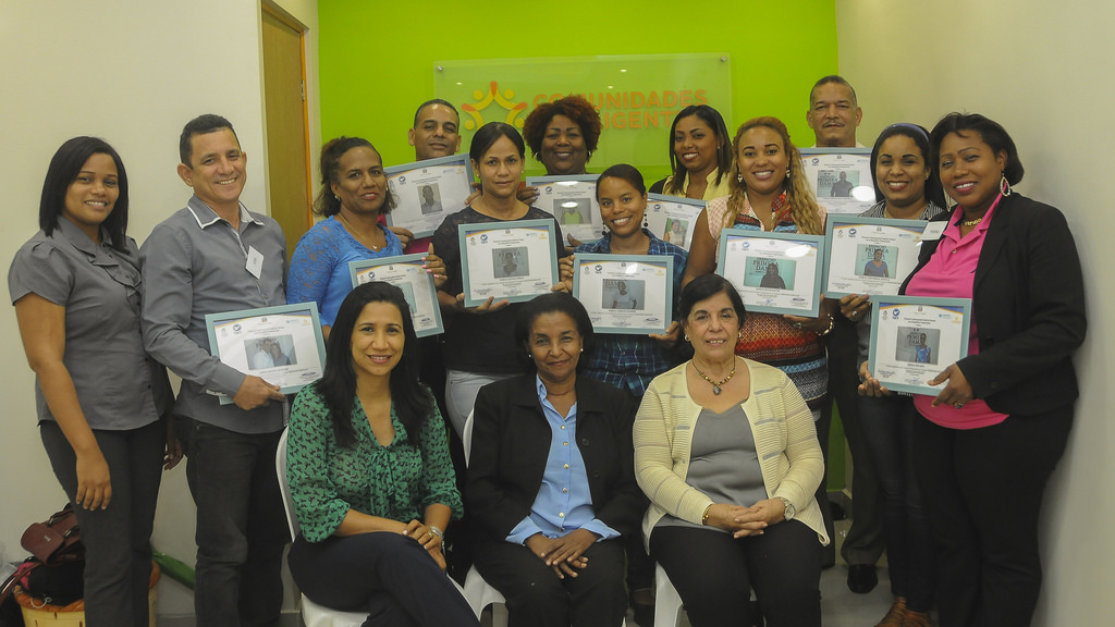  Familias concluyen con éxito segundo ciclo talleres Despacho Primera Dama “Habilidades Parentales”