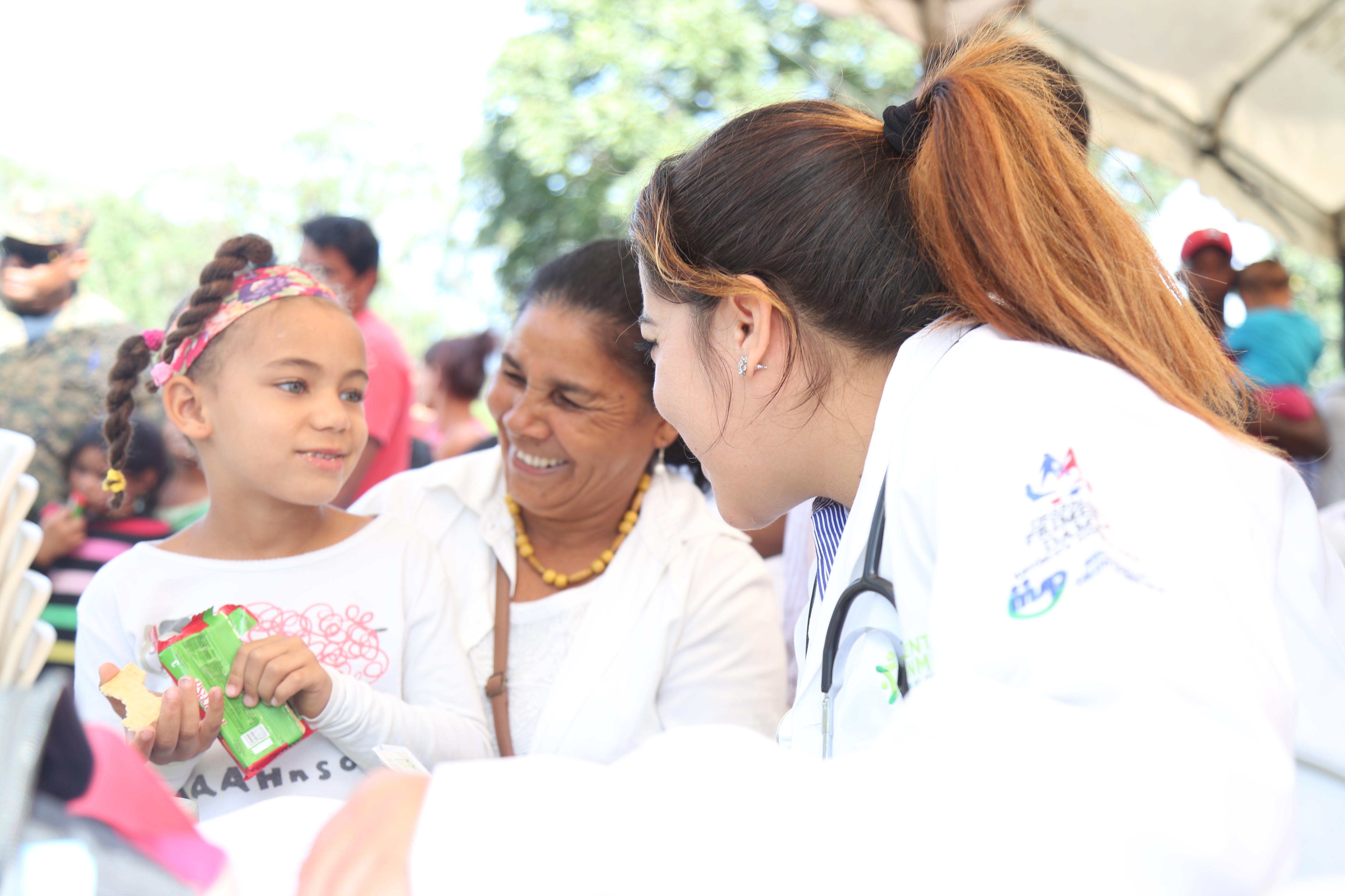  En Ocoa más de 2,500 personas mejoran su salud con atenciones médicas del Despacho Primera Dama