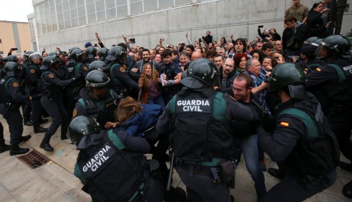  Cataluña: Más de 840 heridos en caótico referéndum, Rajoy llama a las fuerzas políticas