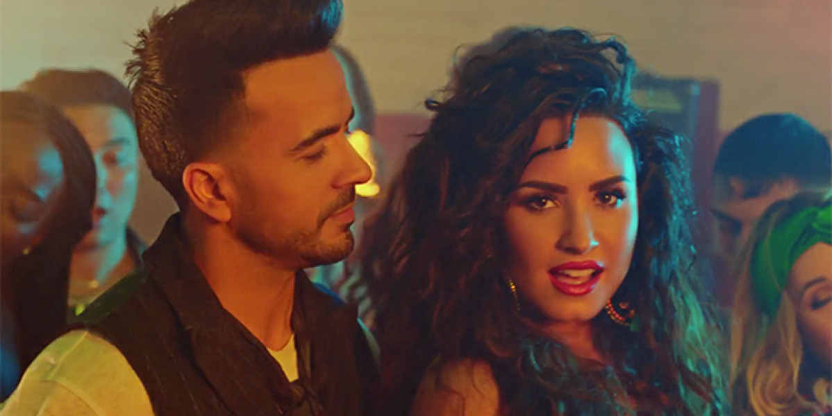  Luis Fonsi y Demi Lovato estrenan «Échame la culpa» **Video