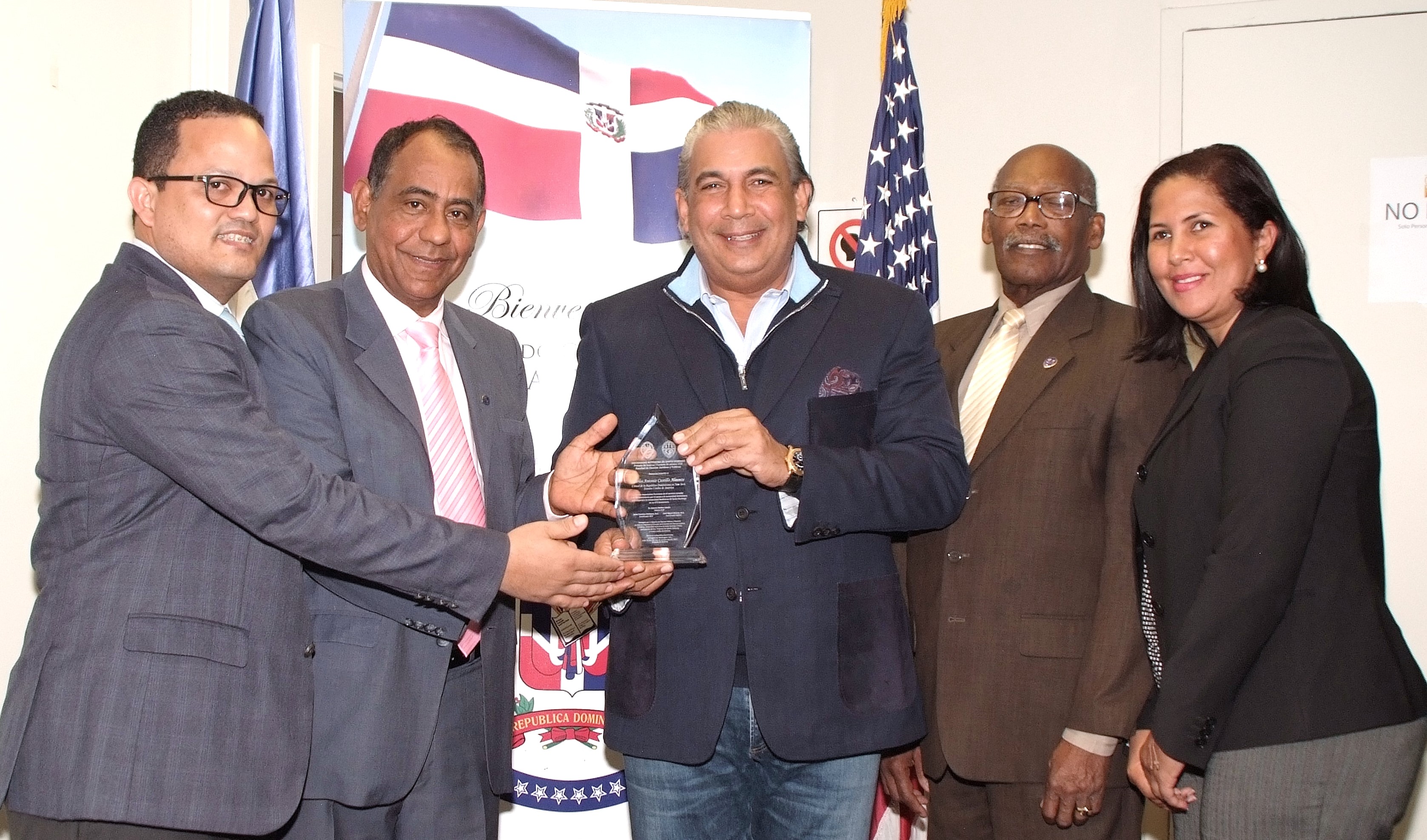 Consulado Dominicano en Nueva York AplatanaoNews