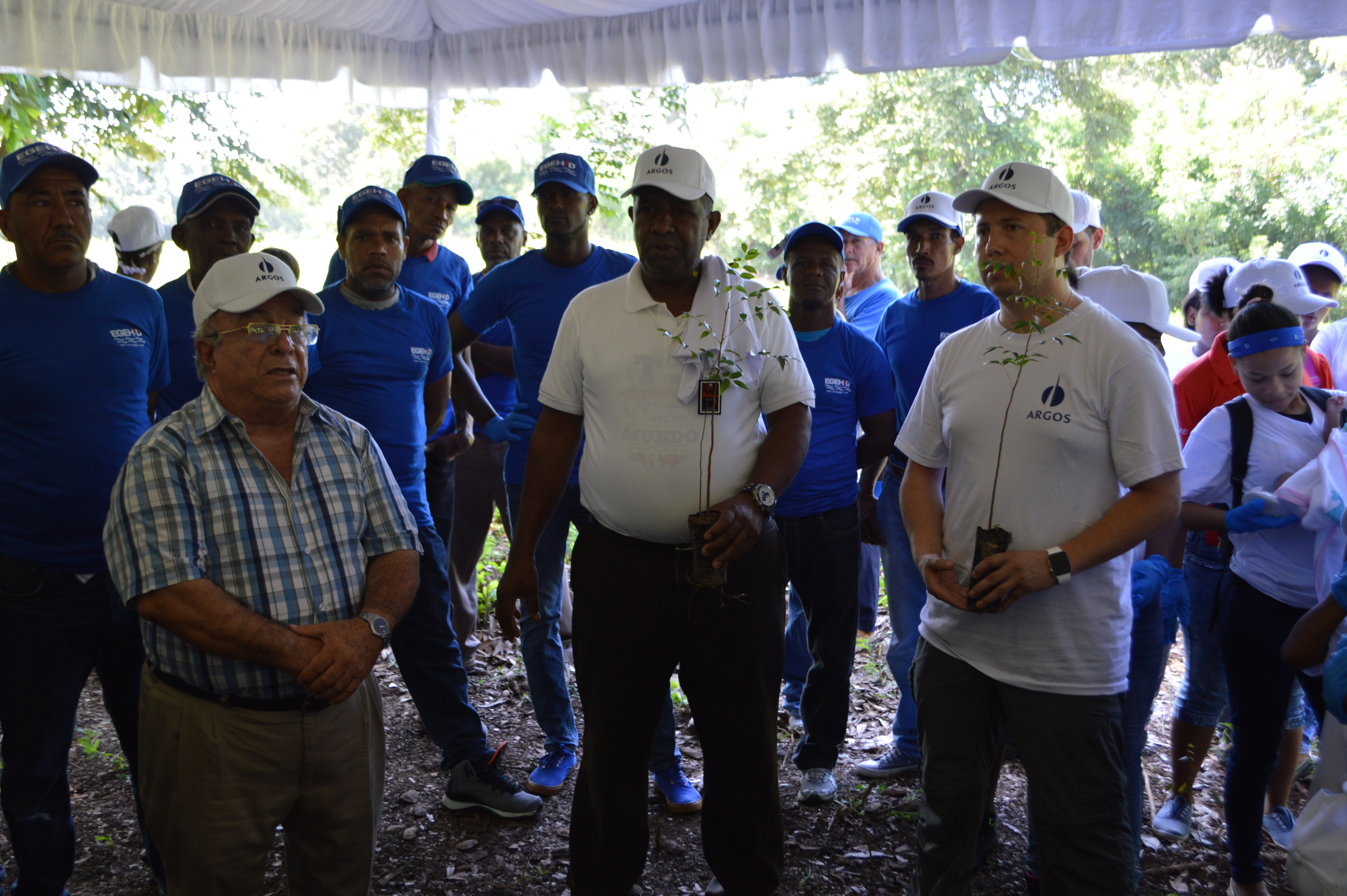  Argos Dominicana en jornada de reforestación como parte de compromiso de sostenibilidad