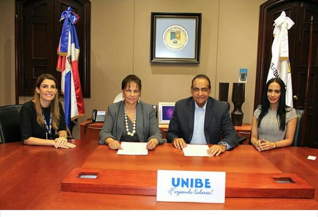  UNIBE firma convenio de colaboración con la Universidad de Florencia