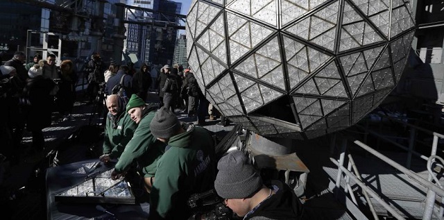  Nueva York se prepara para la despedida de año en Times Square
