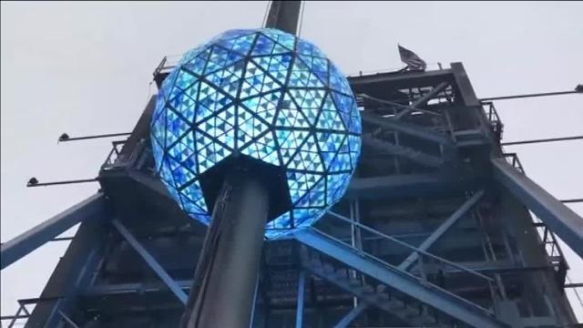  La mítica bola de Times Square ya está preparada para dar la bienvenida a 2018