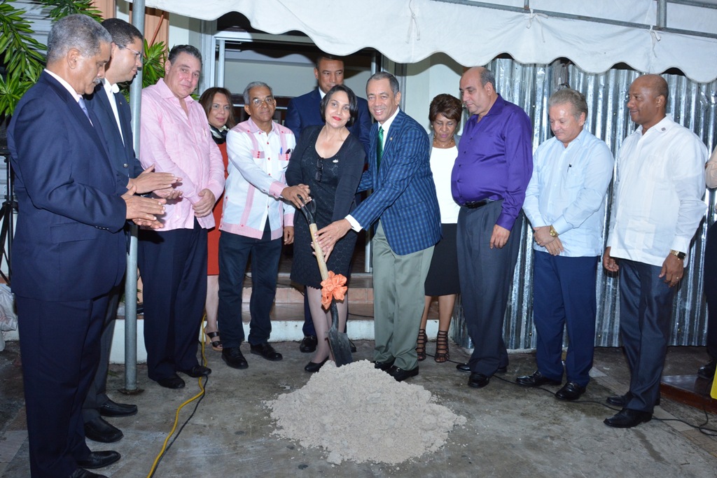  Senador Cruz Ubiera inicia construcción de un Centro de Salud Integral en Hato Mayor