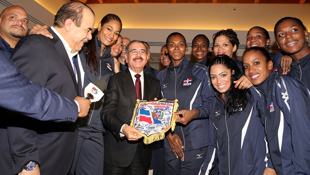  Cristóbal Marte agradece a Danilo Medina apoyo al Voleibol Femenino