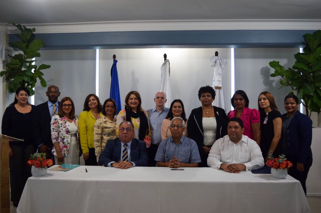  Ministerio de Trabajo y UAPA firman acuerdo interinstitucional