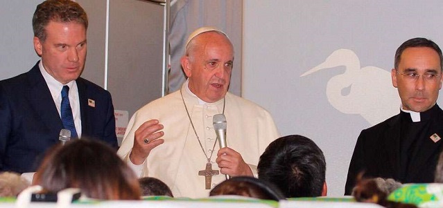  TEXTO COMPLETO: Rueda de prensa del Papa Francisco en el vuelo de Bangladesh a Roma