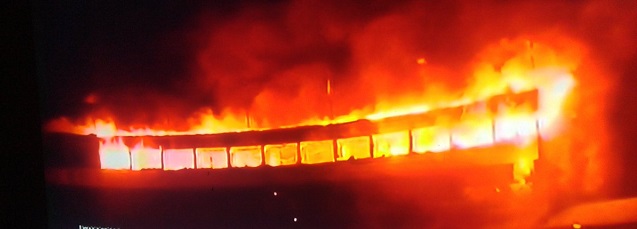  Incendio en el Estadio Quisqueya provoca suspensión de juegos béisbol