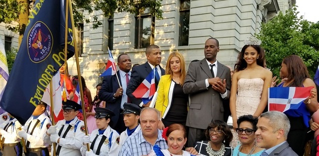  Desfile Dominicano juramenta nueva directiva