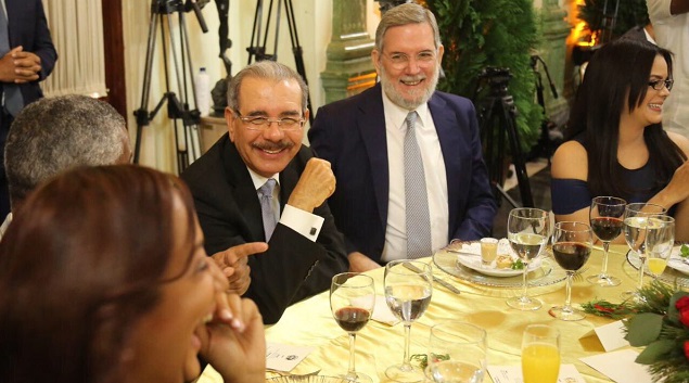 Presidente Medina comparte velada con almuerzo a periodistas y reporteros gráficos en Palacio Nacional *Video