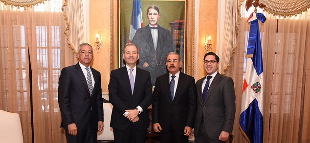  Presidente Danilo Medina recibe a nuevo representante del BID en el país, Miguel Coronado *Video