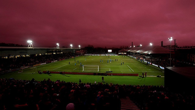  Fenómeno de la naturaleza: El cielo se tiñe de violeta durante un partido del Tottenham