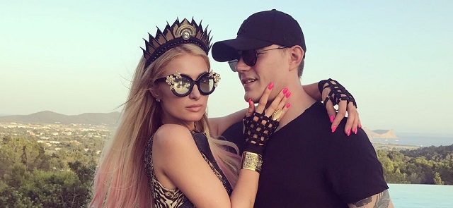  Paris Hilton anuncia su compromiso con Chris Zylka