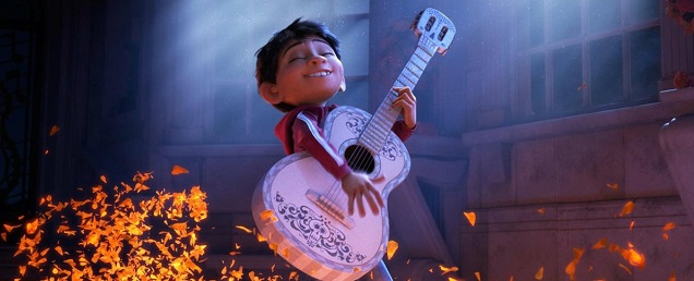  Popularidad de la película ‘COCO’ dispara la venta de guitarras blancas en México