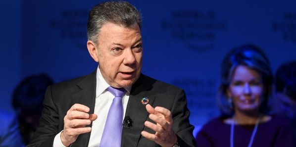 Juan Manuel Santos AplatanaoNews